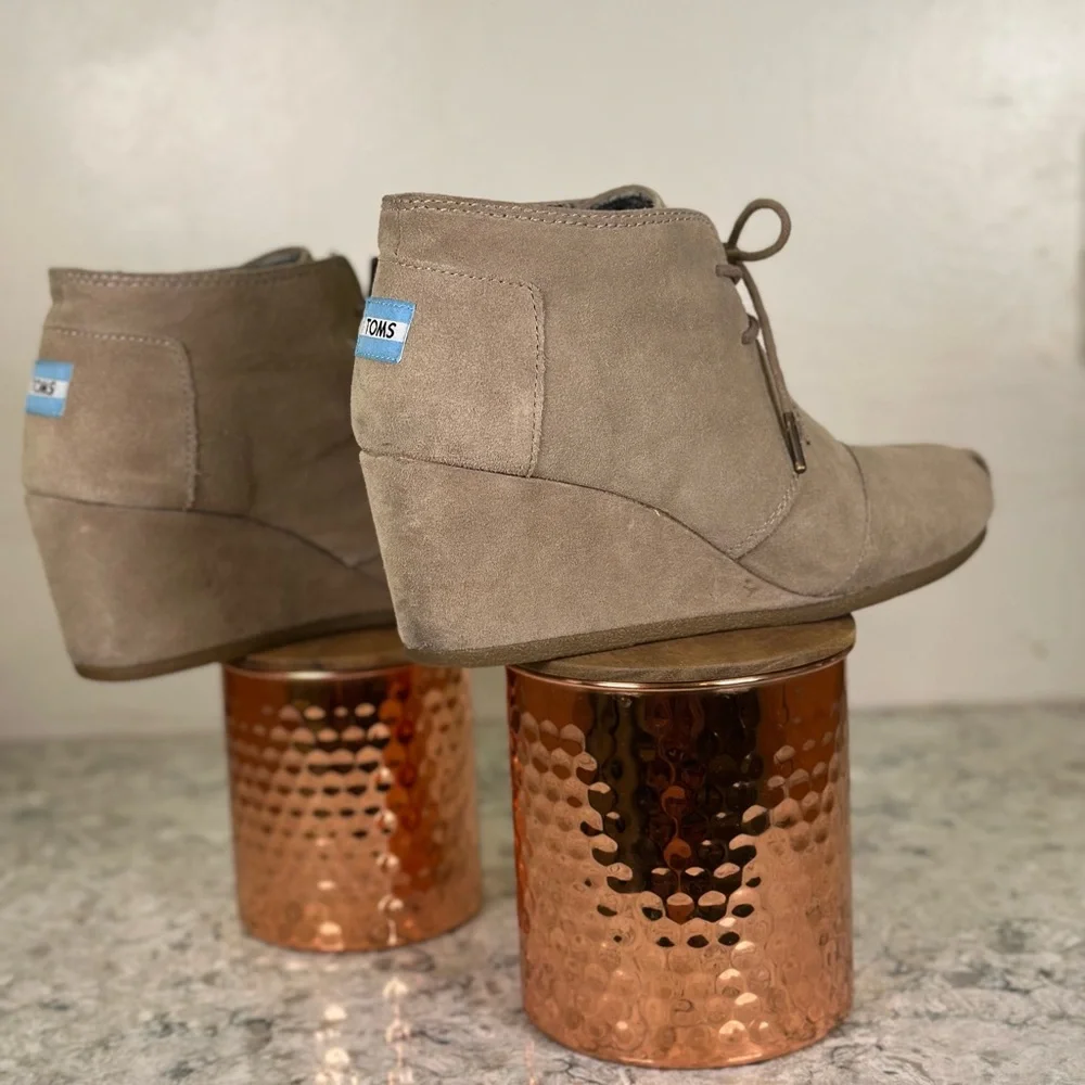 Toms‎ Neutral Suede Leather Desert Wedge Booties